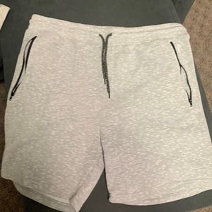 Men’s casual shorts